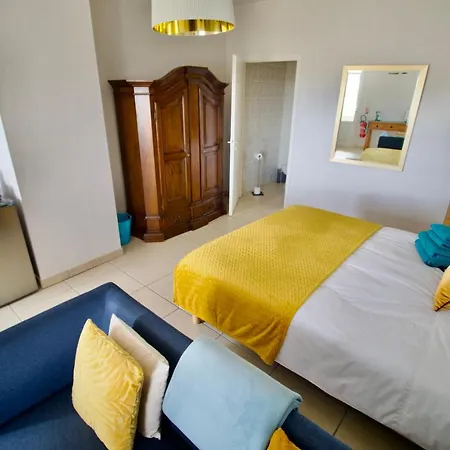 O Trois Oliviers Bed & Breakfast Louin Exterior photo