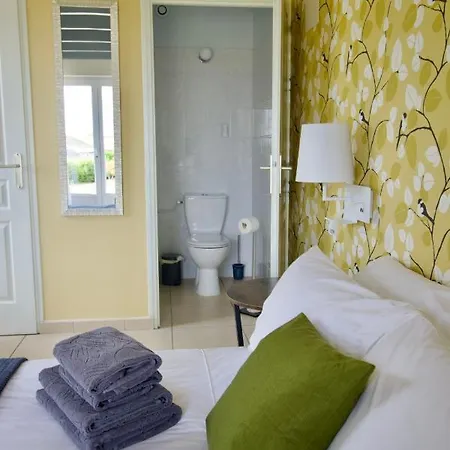 O Trois Oliviers Bed & Breakfast Louin Exterior photo